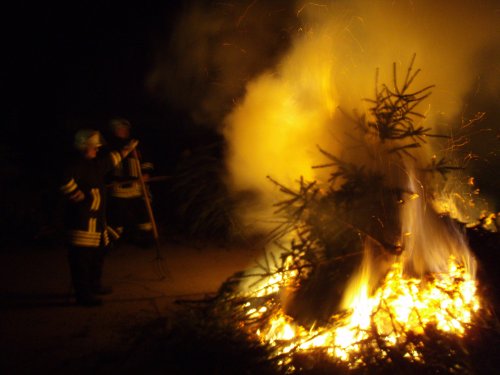 Weihnachtsbaumbrennen der FFW